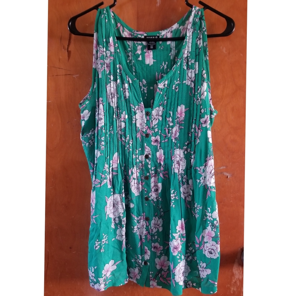 Torrid Green Floral Pintuck Pleat Tank